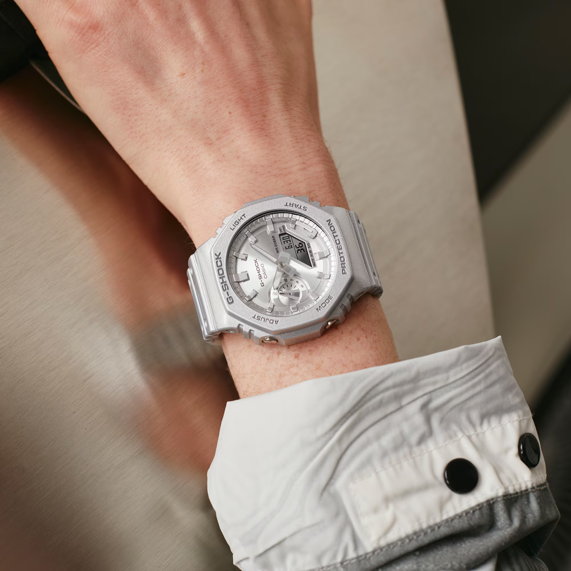 Reloj Casio G-Shock Metalizado Ref. GA-2100FF-8AER - Imagen 2