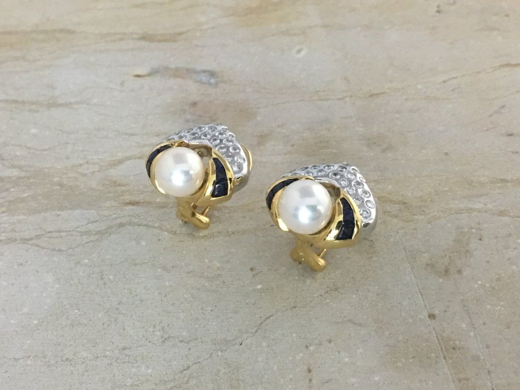 Pendientes Oro Blanco y Oro Amarillo Con Diamantes Talla Brillante Zafiros Azules y Perla Cultivada