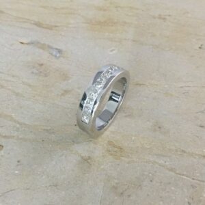 Anillo Oro Blanco Con Diamantes Talla Princesa