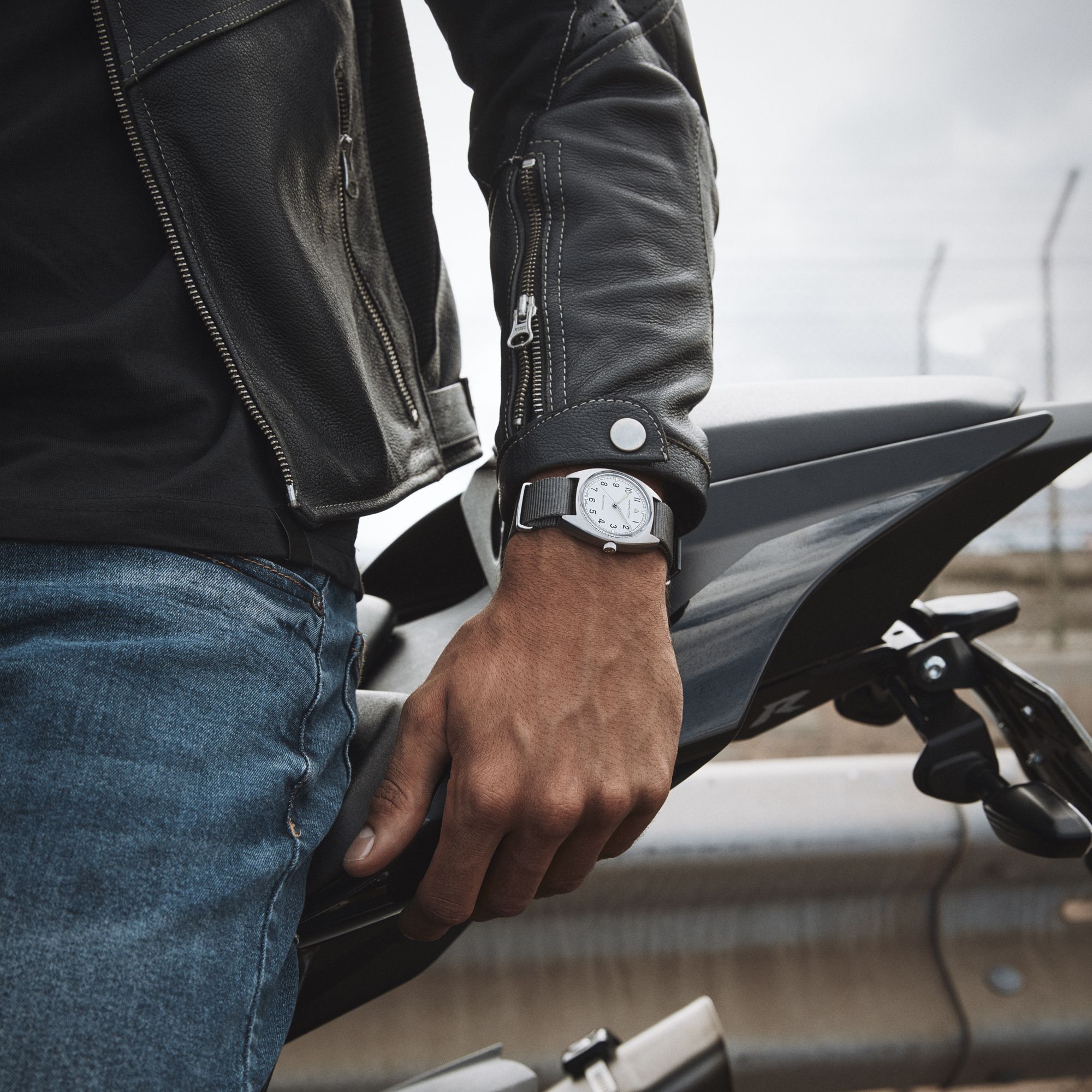 Reloj Hamilton Khaki Aviation Pilot Pioneer Mechanical Mecánico | 36mm x 33mm | H76419951 - Imagen 5
