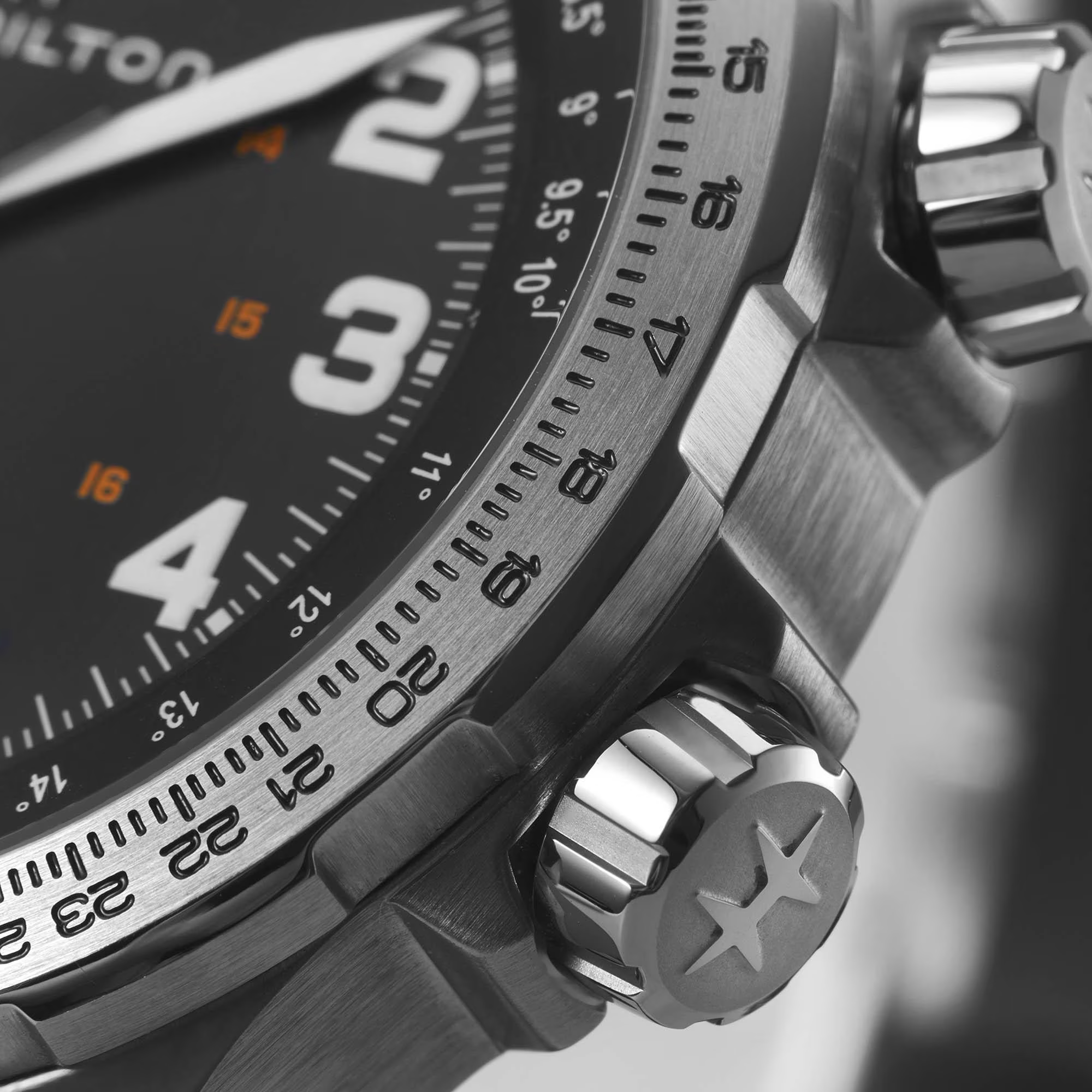 Reloj Hamilton Khaki Aviation X-wind Day Date Auto Ref. H77755133 - Imagen 2