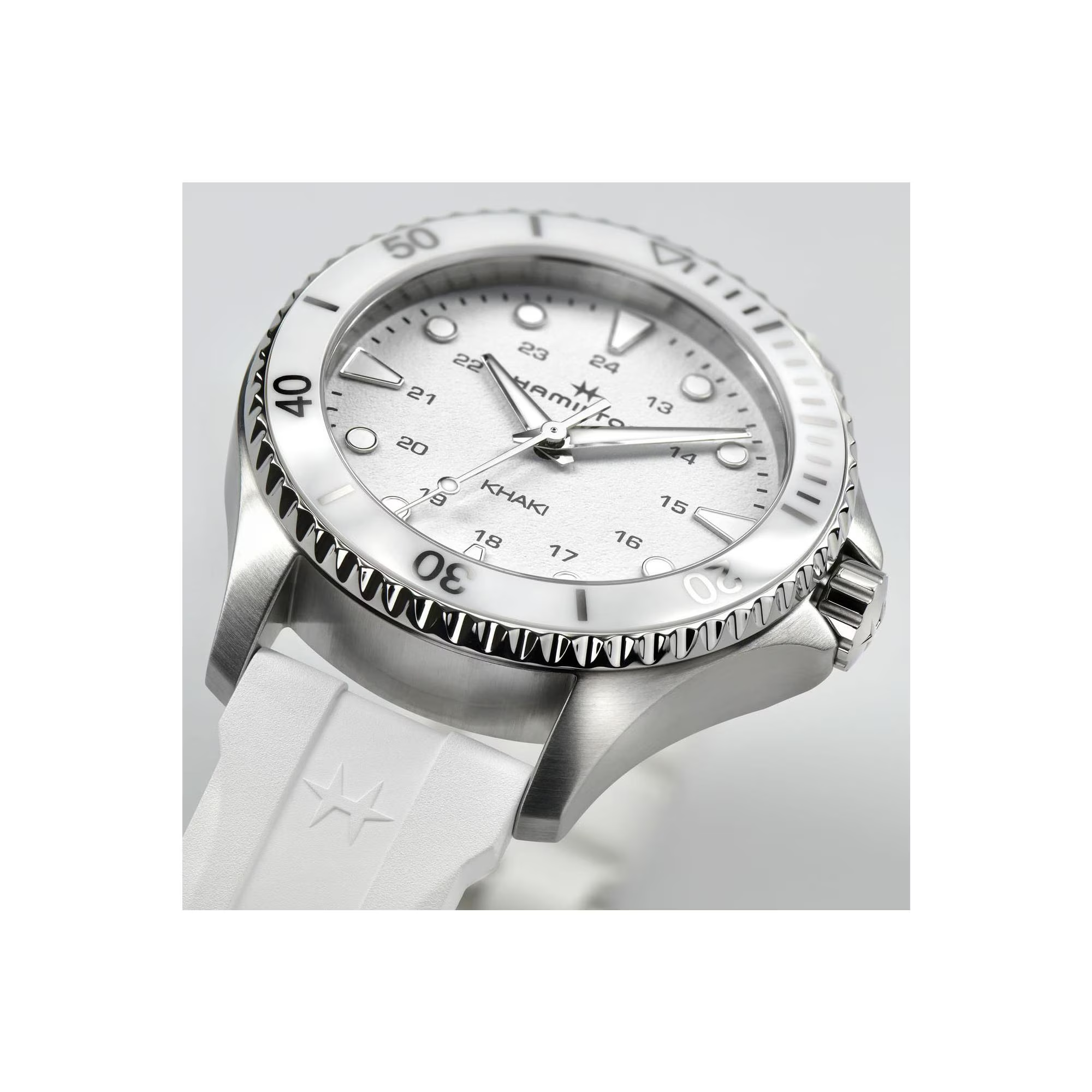 Reloj Hamilton Khaki Navy Scuba Quartz Ref.H82221310 - Imagen 3