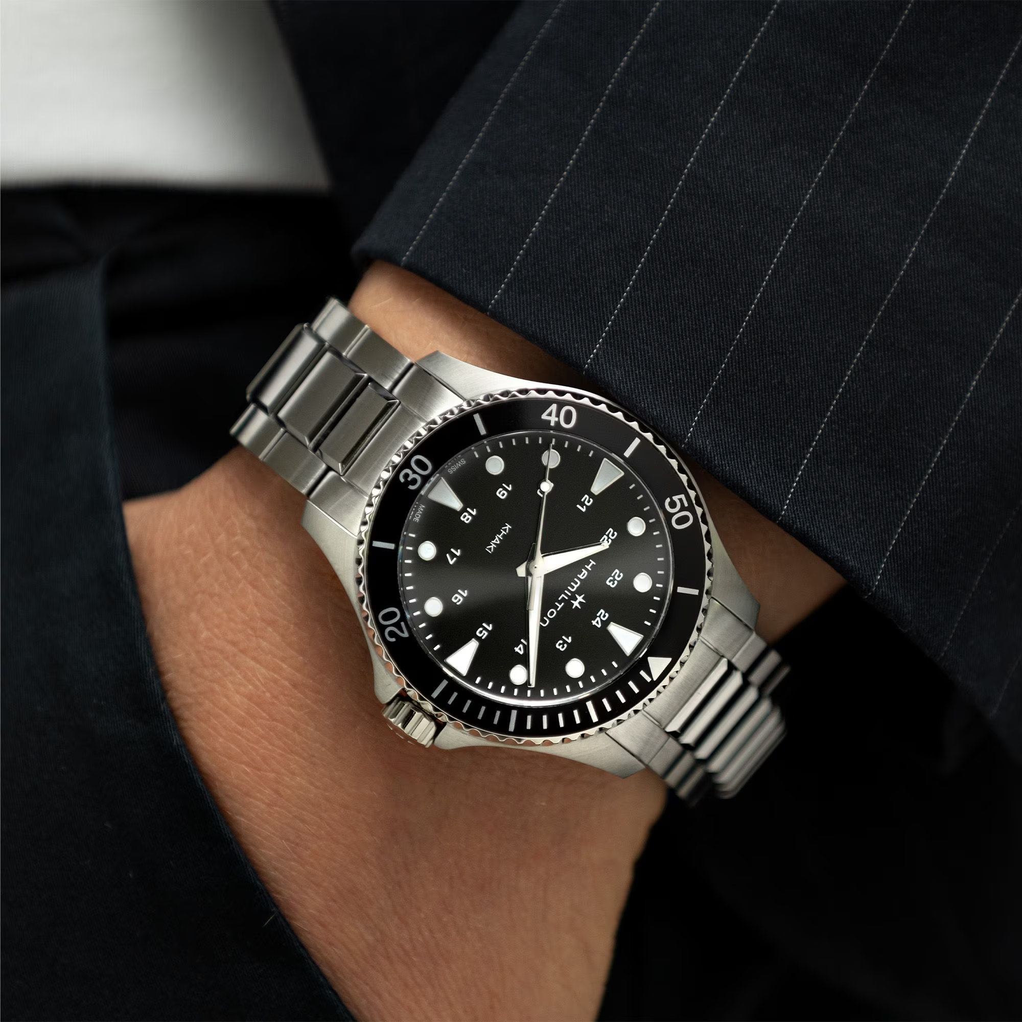 Reloj Hamilton Khaki Navy Scuba Quartz Ref. H82201131 - Imagen 4